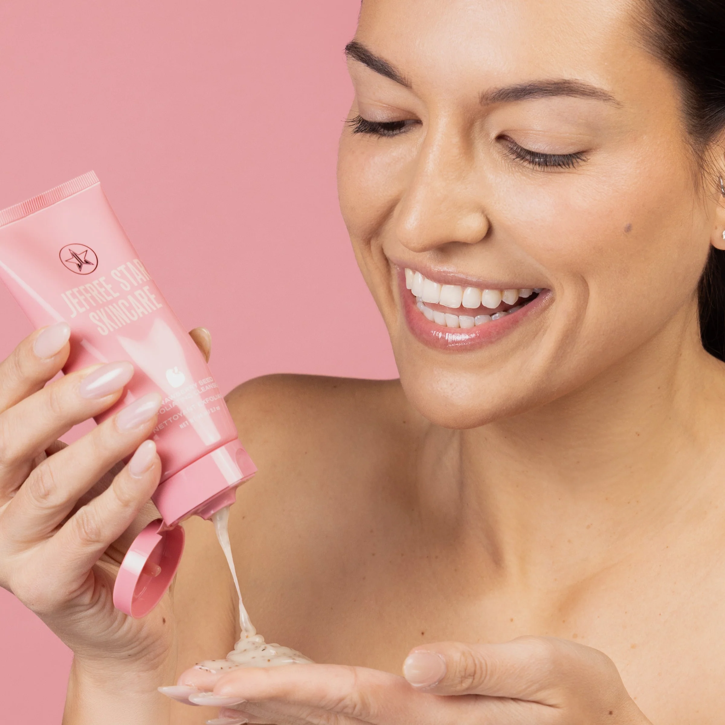 Strawberry Seed Exfoliating Cleanser - Image 4