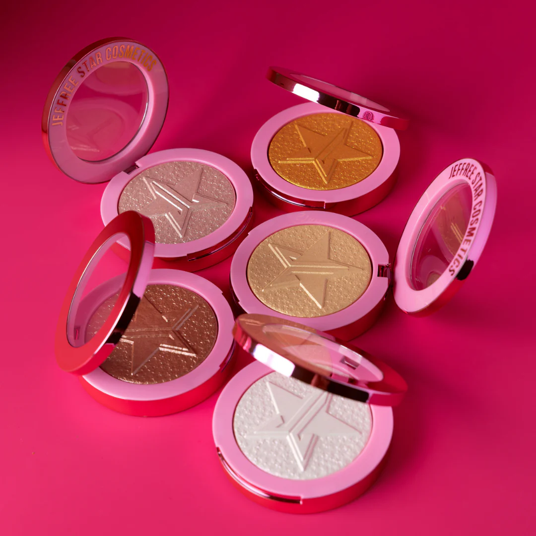 Supreme Frost™ Highlighting Powder - Image 16